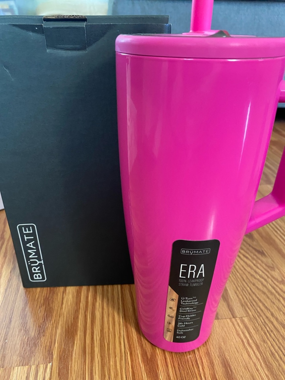 BNWT BrüMate ERA 40 Oz Vivid Magenta Tumbler with Handle